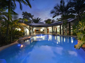 8 @ Sands, Port Douglas